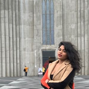 Meet your Posher, Shana